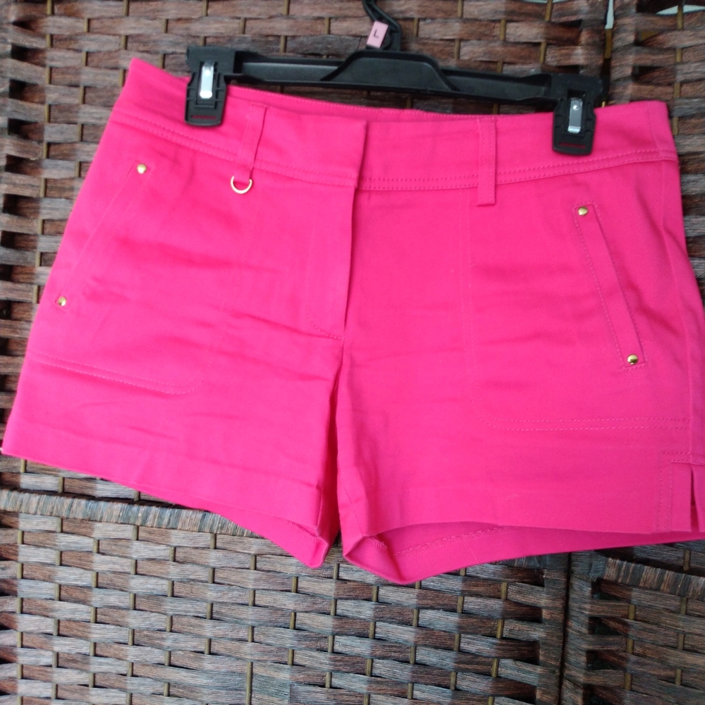 Cach'e ladies shorts, size 6